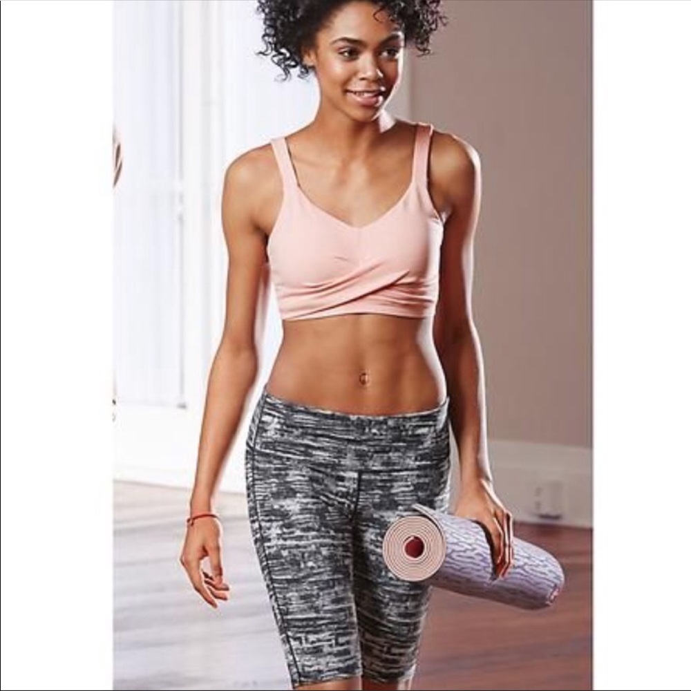 Athleta yoga knee length shorts